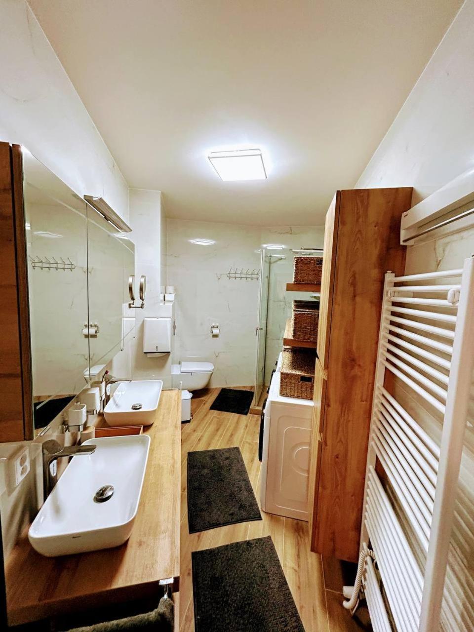 Light & Wood Design - 89 M2 In Apartmán Praha