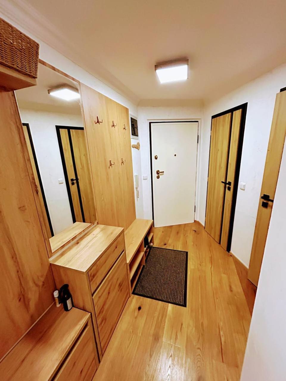 Light & Wood Design - 89 M2 In Apartmán Praha