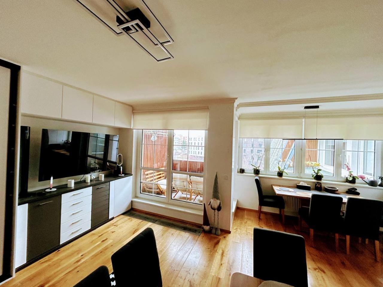 Light & Wood Design - 89 M2 In Apartament *