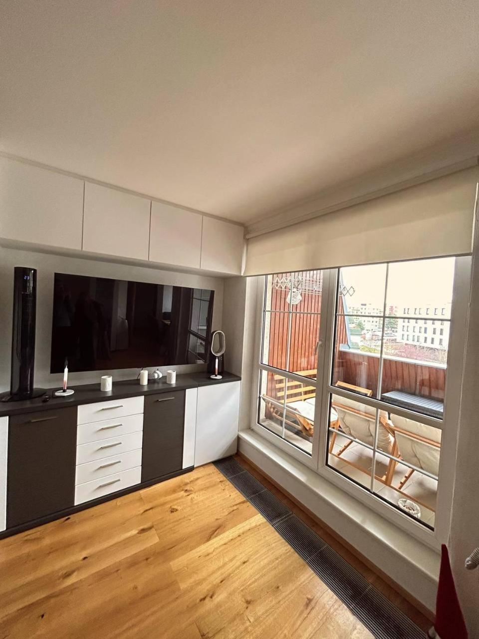 Light & Wood Design - 89 M2 In Praga