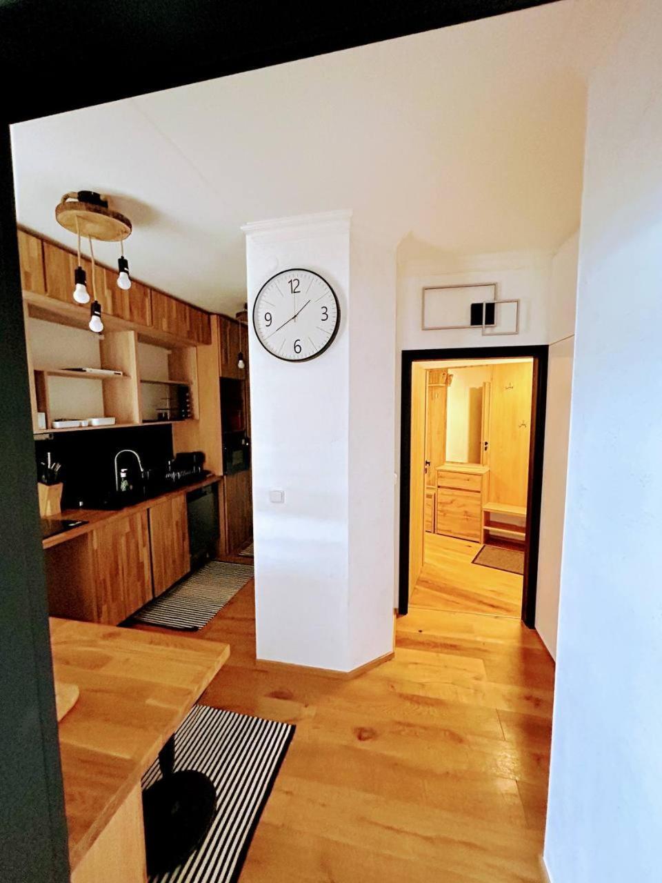 Light & Wood Design - 89 M2 In Apartament Praga