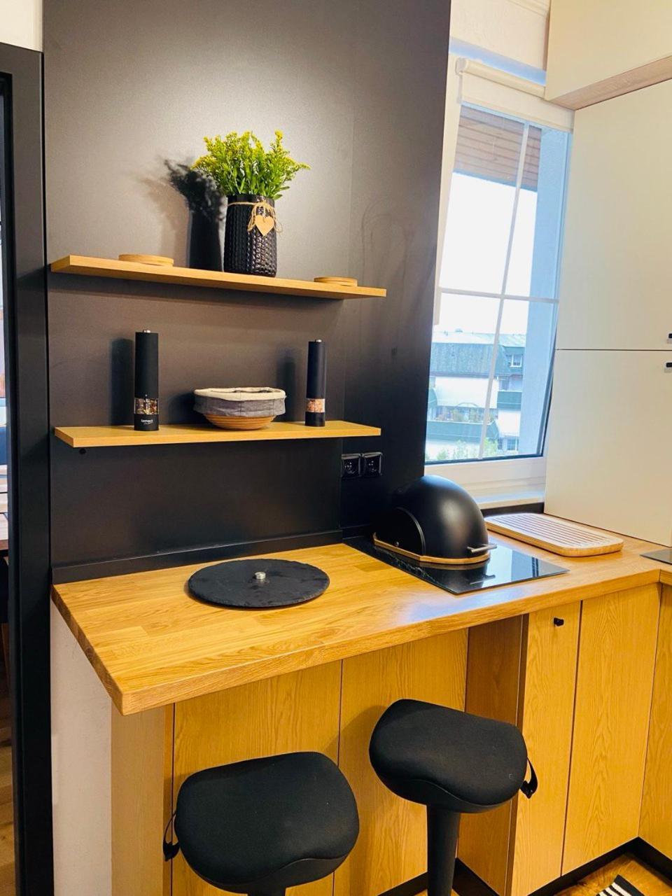 Light & Wood Design - 89 M2 In Apartament *