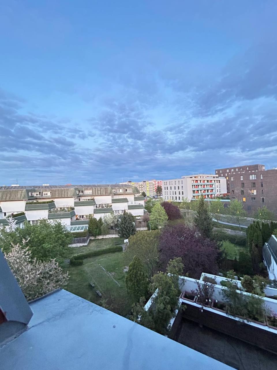 Light & Wood Design - 89 M2 In Apartament Praga