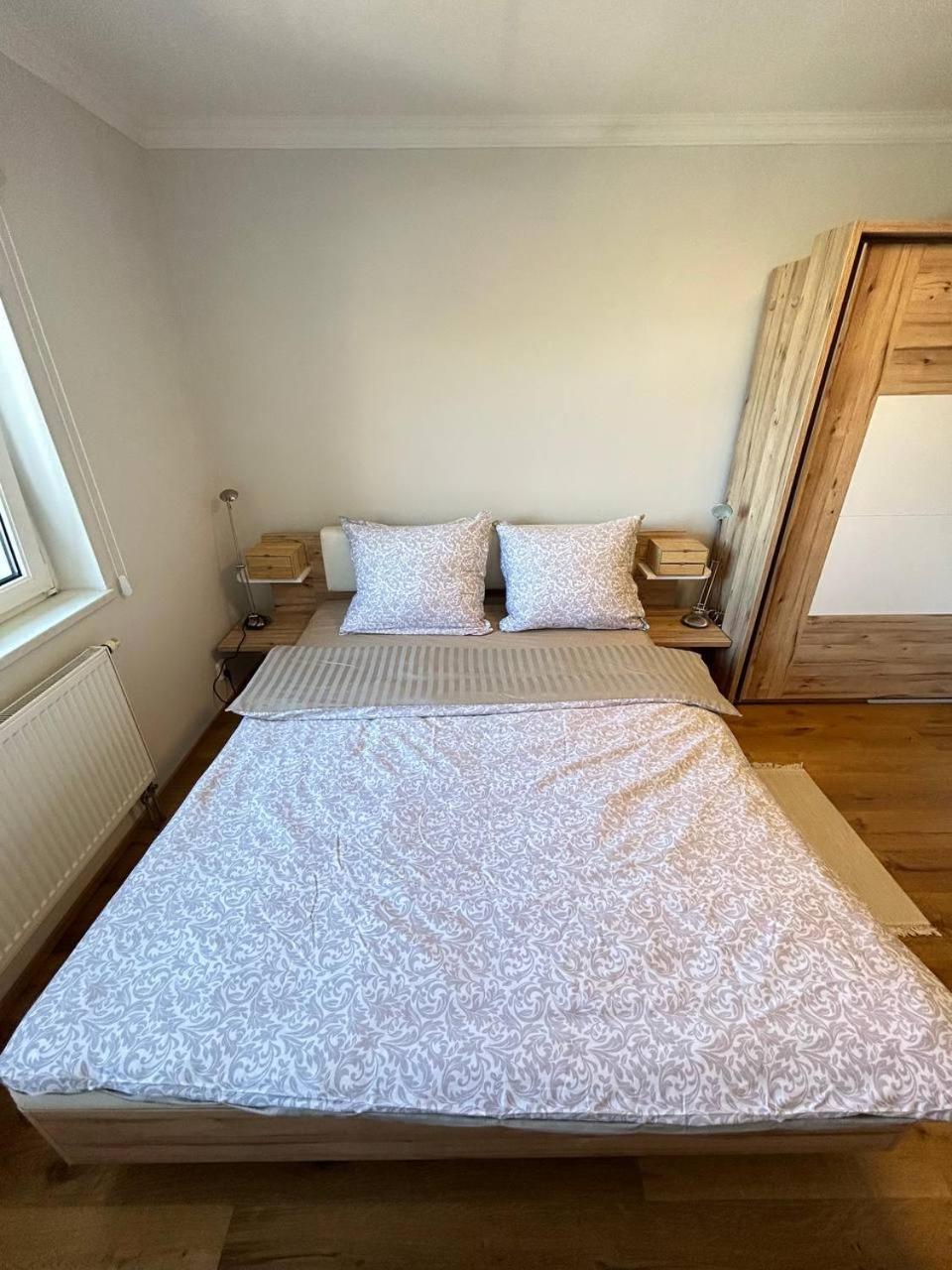 Light & Wood Design - 89 M2 In Apartament